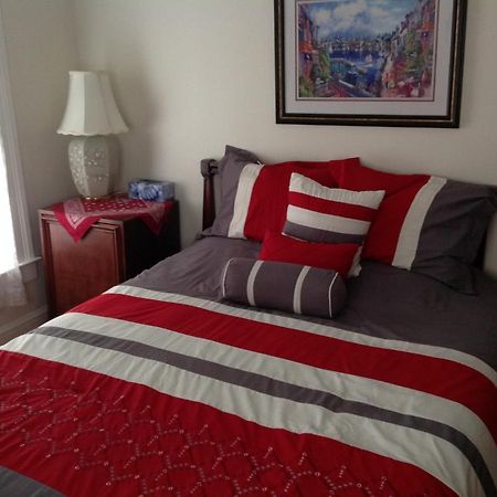 The Yellow House Bed & Breakfast Stanstead Plain Dış mekan fotoğraf
